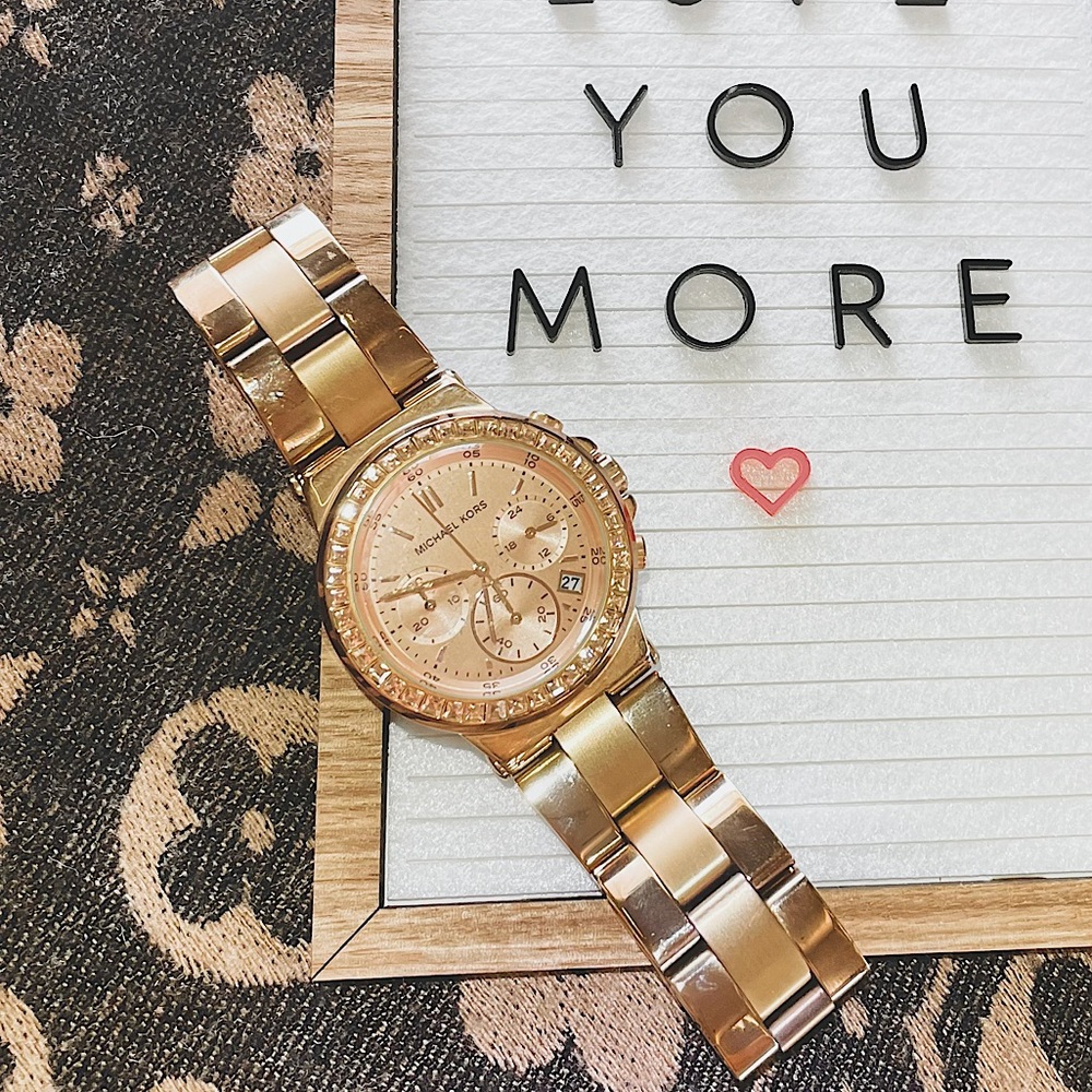 Michael Kors MK5586 Women's Stainless Steel Analog Rose Gold Dial